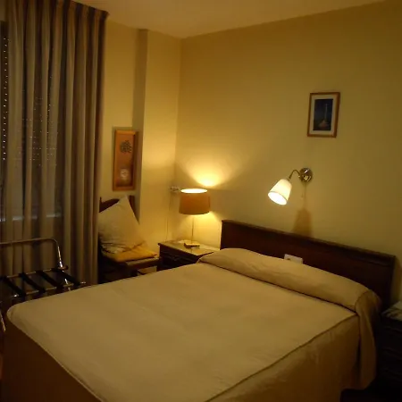 Coruna Πανσιόν Astorga