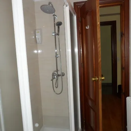 Πανσιόν Coruna 2*