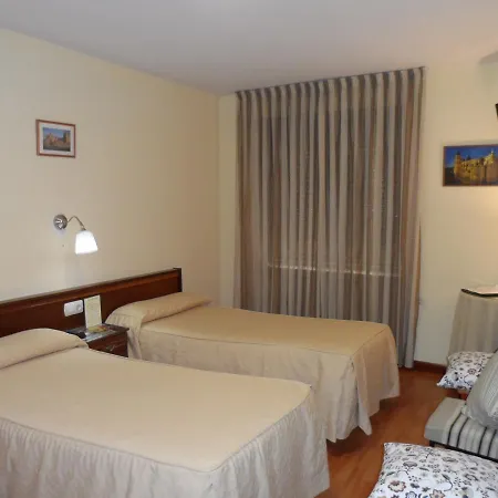 Coruna Πανσιόν