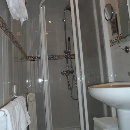 Coruna Πανσιόν Astorga