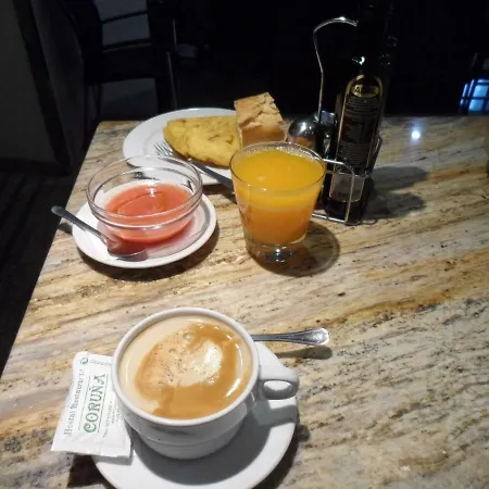 Πανσιόν Coruna 2*